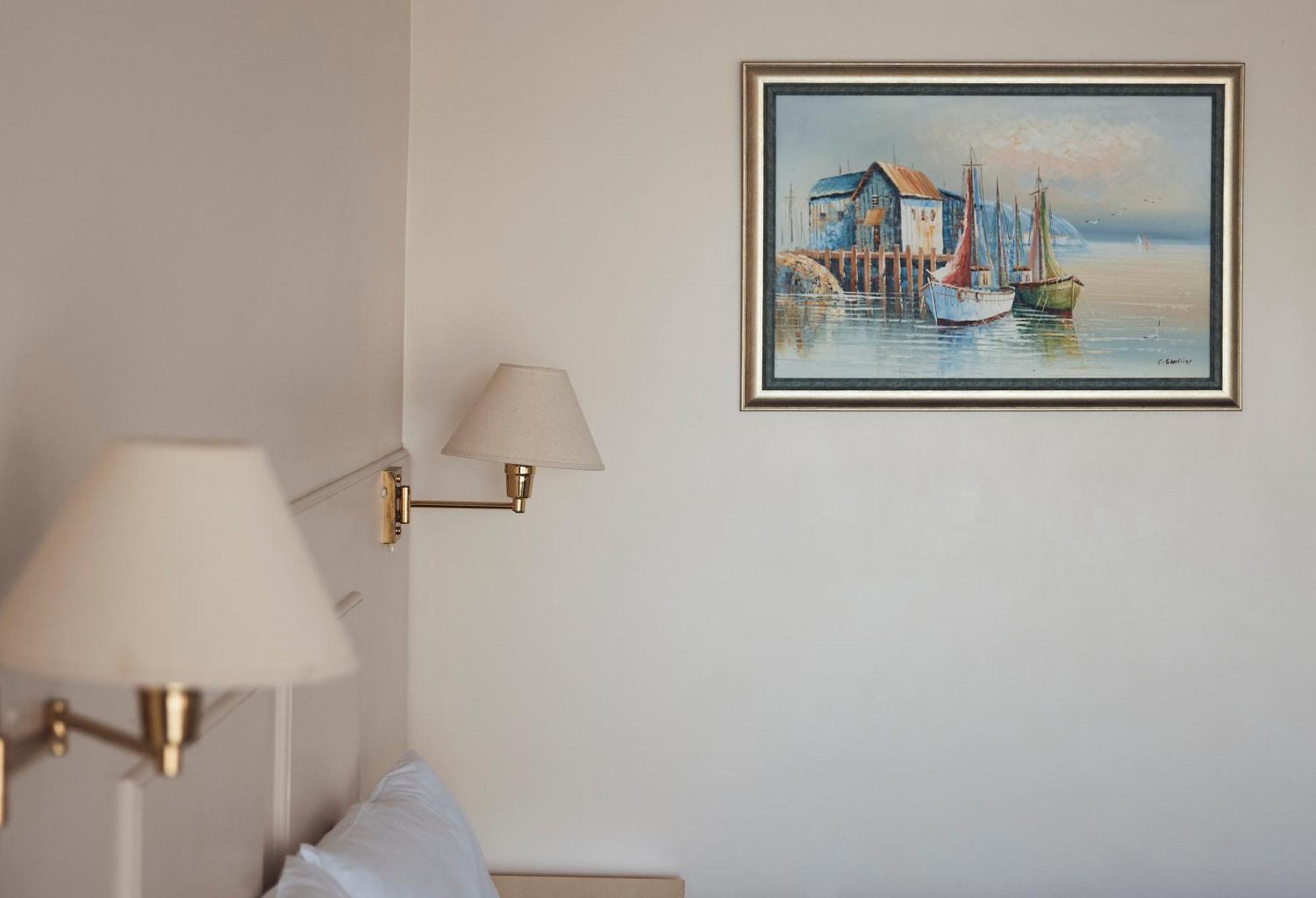 Holiday Lodge Motor Inn Нарума Экстерьер фото