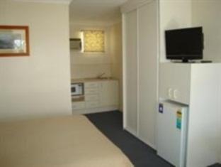 Holiday Lodge Motor Inn Нарума Экстерьер фото