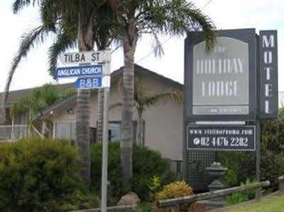 Holiday Lodge Motor Inn Нарума Экстерьер фото